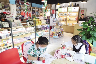 官妖丁公子最新章节畅阅，高科技产品的革新之旅全揭秘